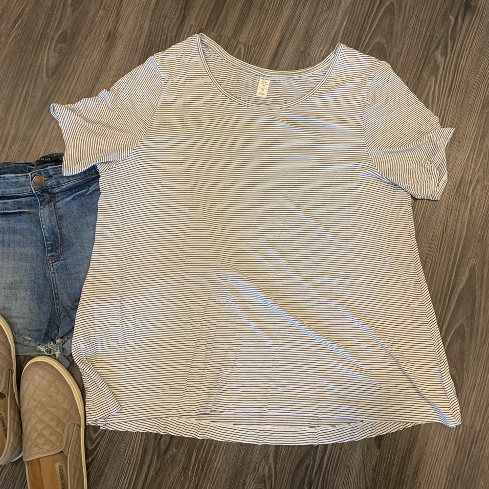 BOGO FREE Luxe oversize T Shirt size XL Old Navy